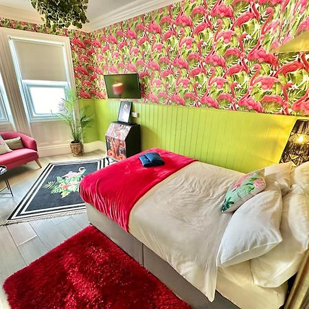 Lemur Lodge - Boutique Apartments - Short Stroll To The Beach Bournemouth Dış mekan fotoğraf