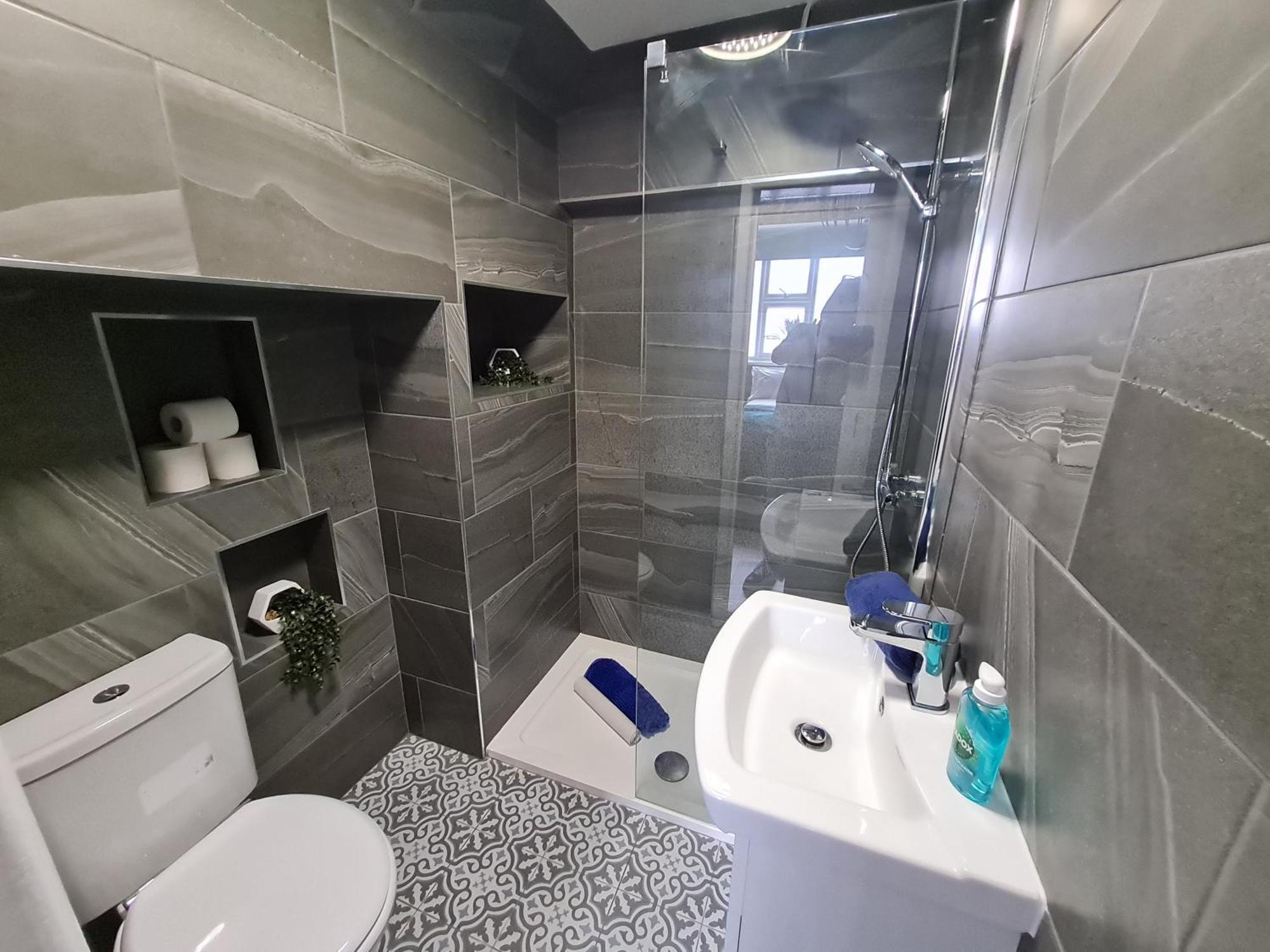 Lemur Lodge - Boutique Apartments - Short Stroll To The Beach Bournemouth Dış mekan fotoğraf