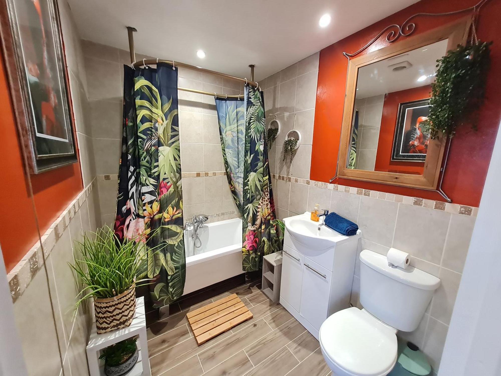 Lemur Lodge - Boutique Apartments - Short Stroll To The Beach Bournemouth Dış mekan fotoğraf