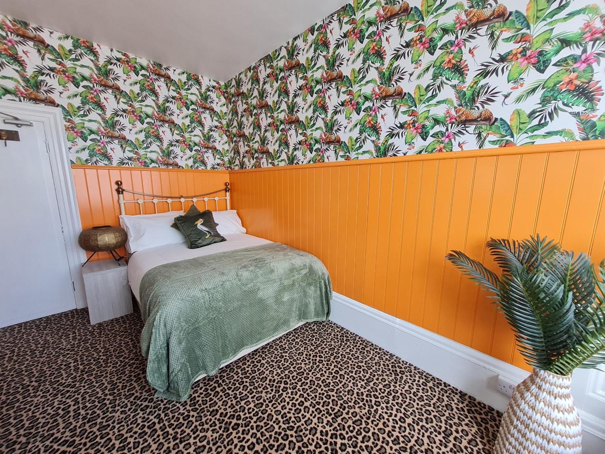 Lemur Lodge - Boutique Apartments - Short Stroll To The Beach Bournemouth Dış mekan fotoğraf