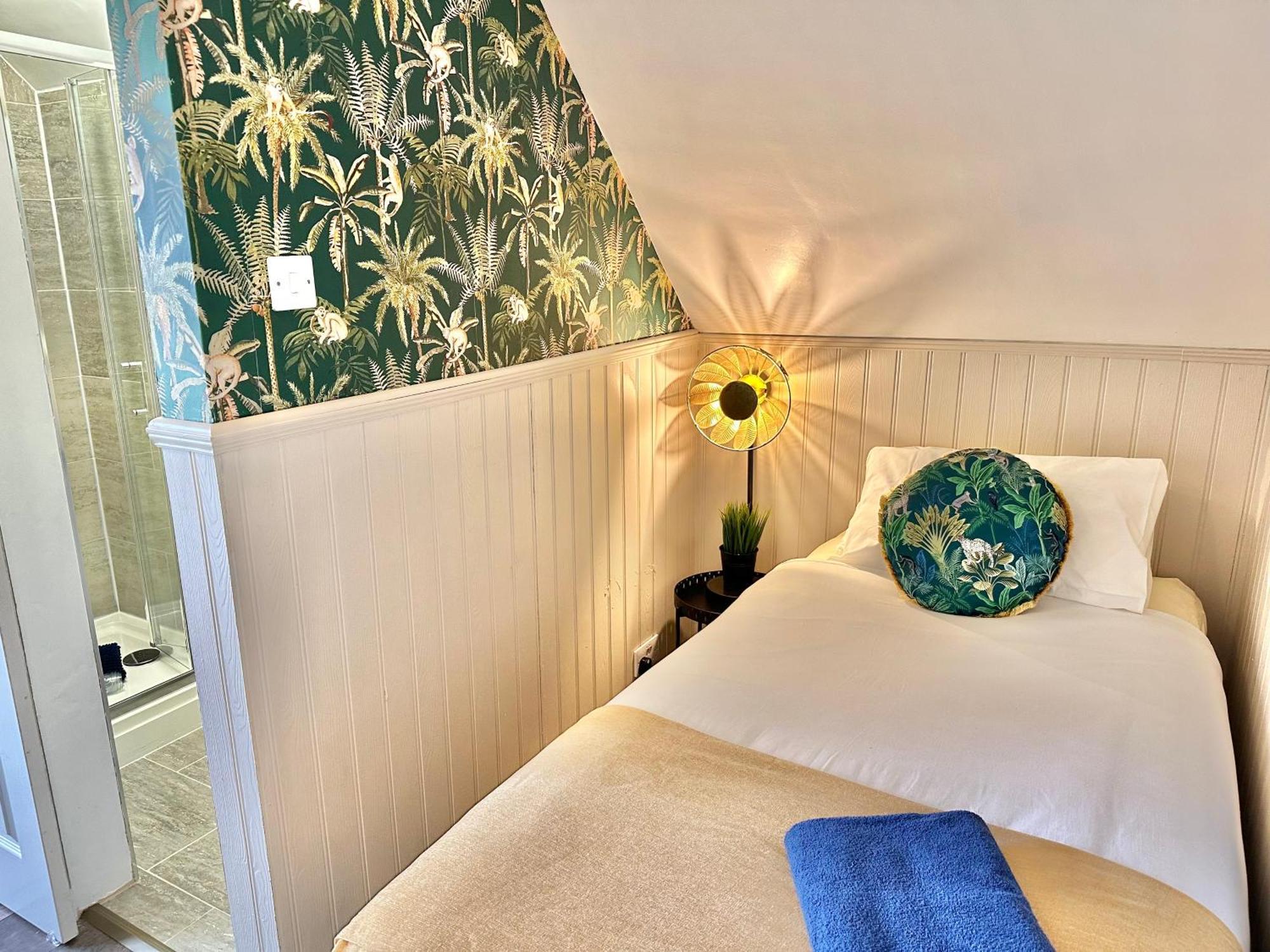 Lemur Lodge - Boutique Apartments - Short Stroll To The Beach Bournemouth Dış mekan fotoğraf