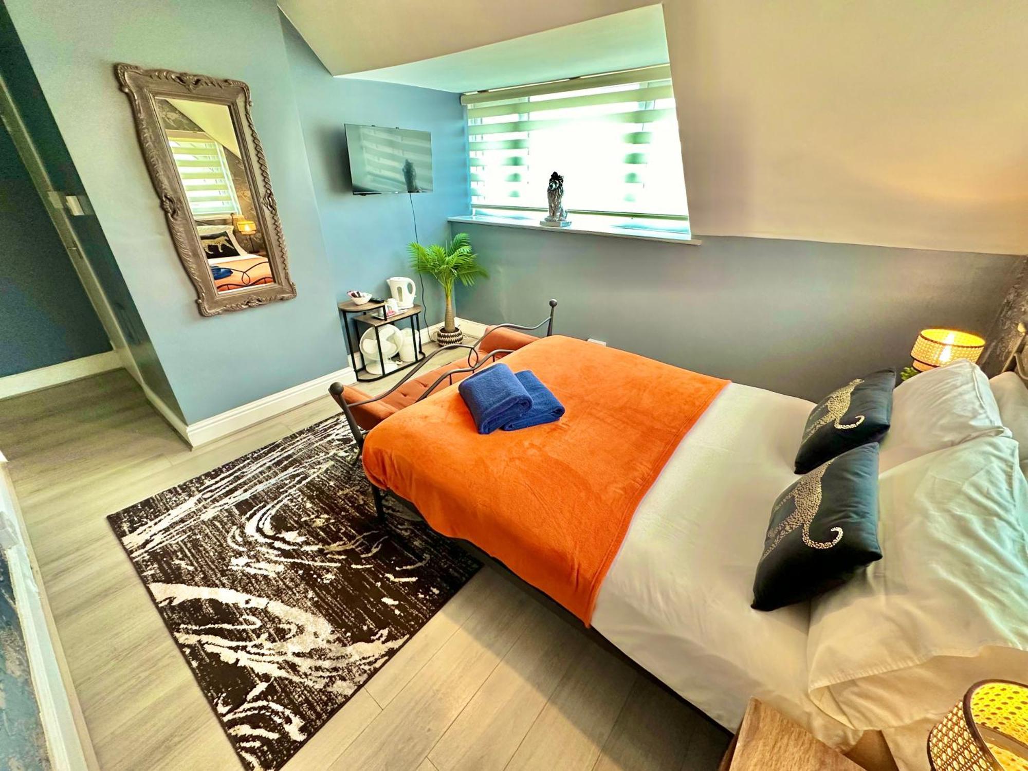 Lemur Lodge - Boutique Apartments - Short Stroll To The Beach Bournemouth Dış mekan fotoğraf