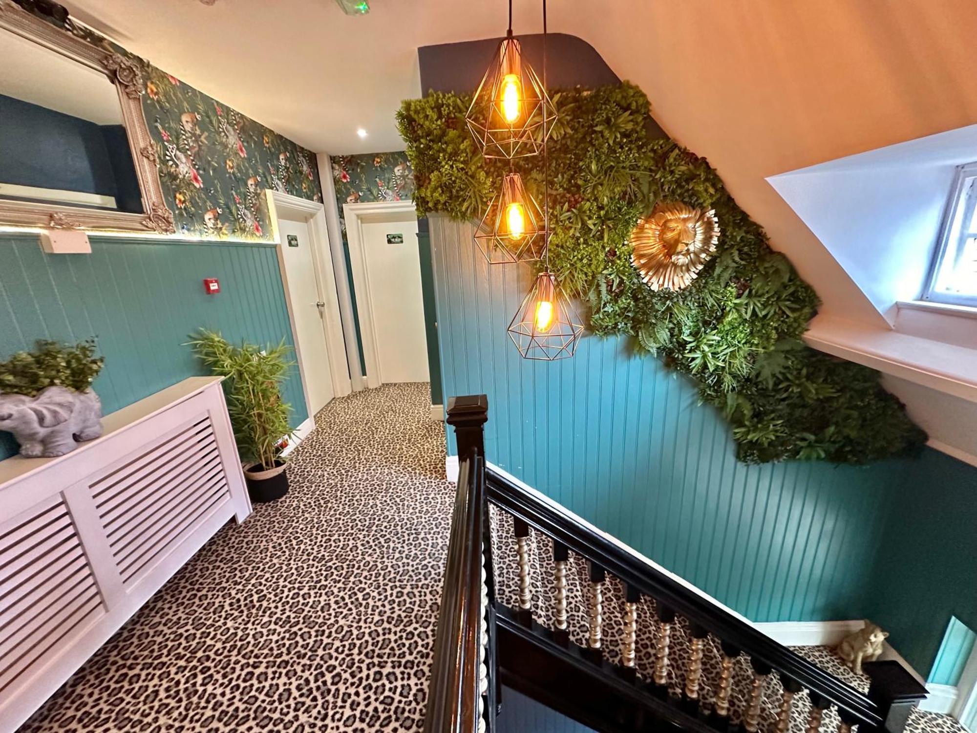 Lemur Lodge - Boutique Apartments - Short Stroll To The Beach Bournemouth Dış mekan fotoğraf