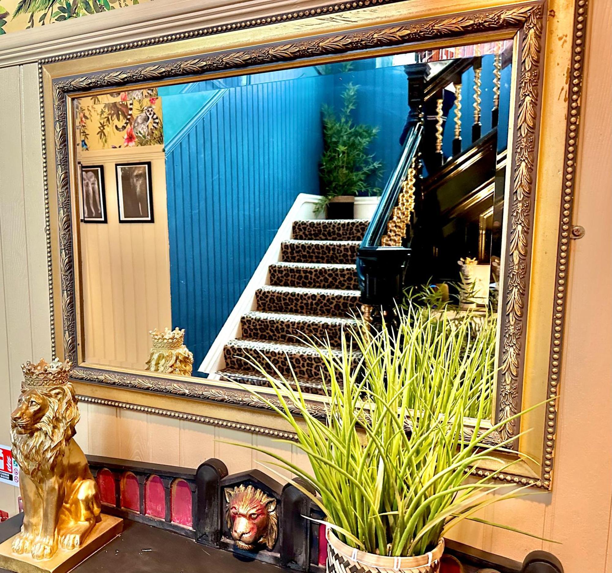 Lemur Lodge - Boutique Apartments - Short Stroll To The Beach Bournemouth Dış mekan fotoğraf